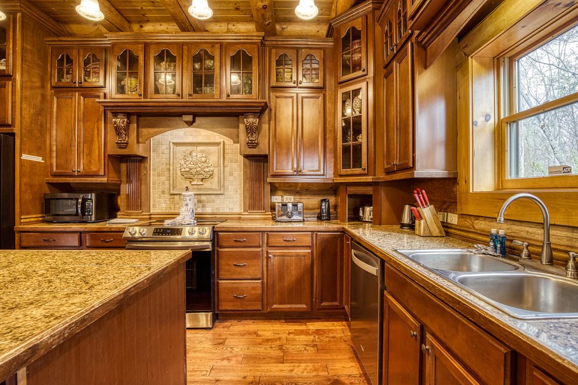 Legend Crest Lodge - New Listing