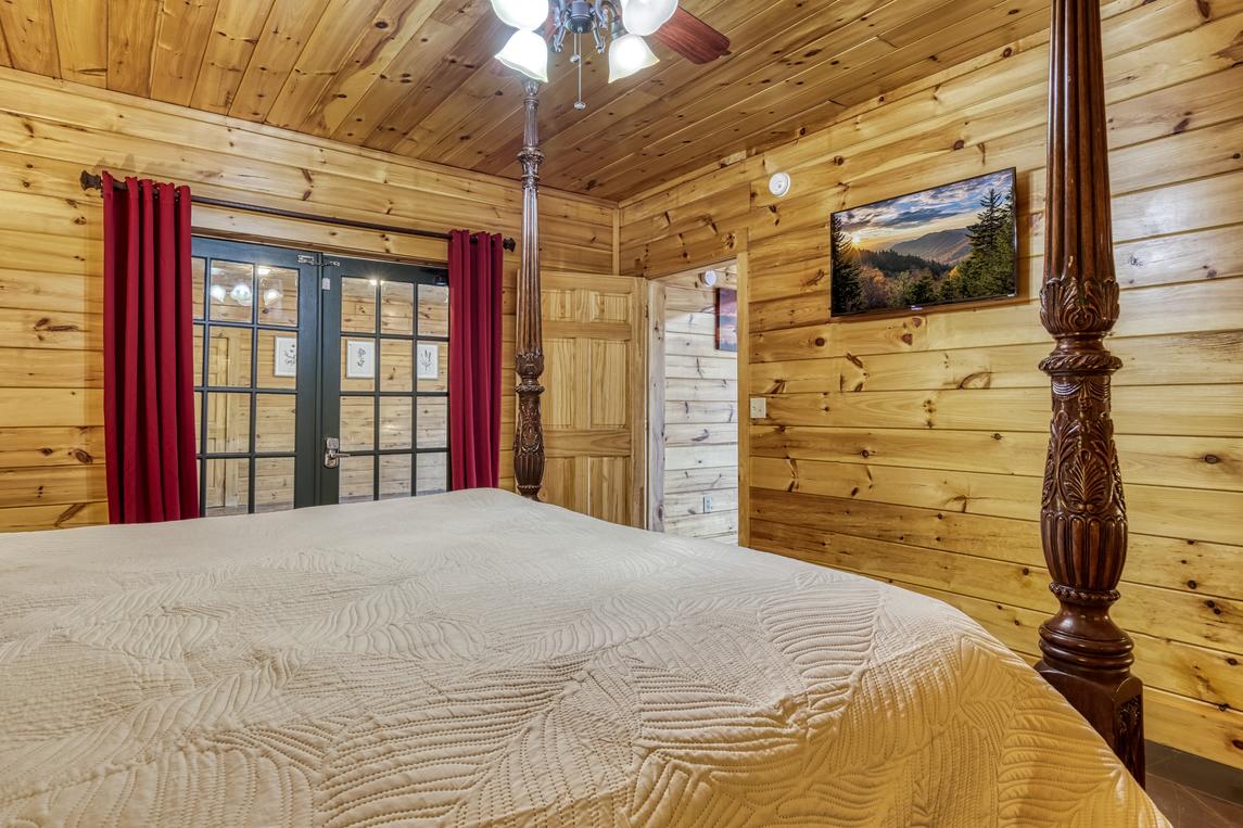Legend Crest Lodge - New Listing