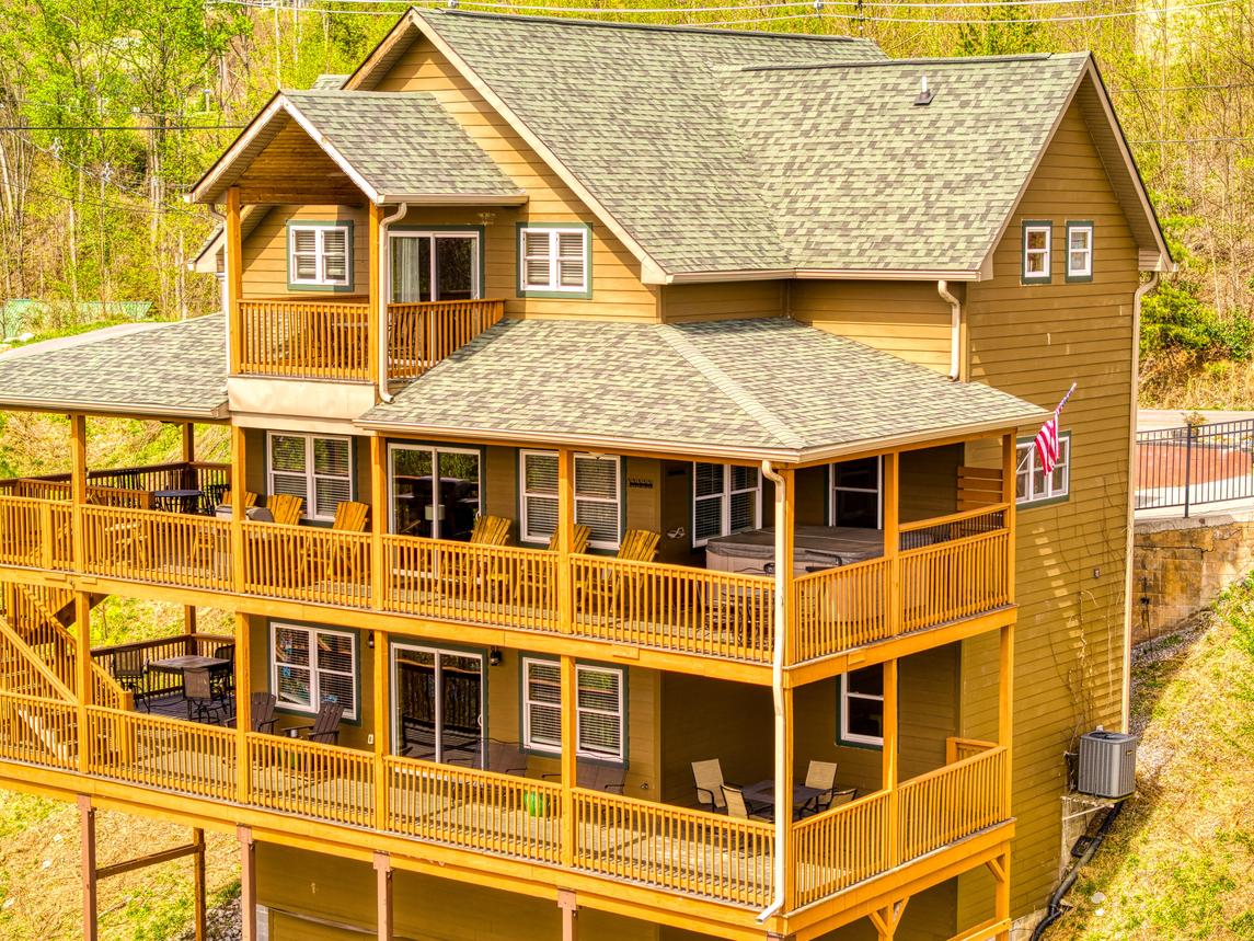 Beartastic Mountain View Lodge - New