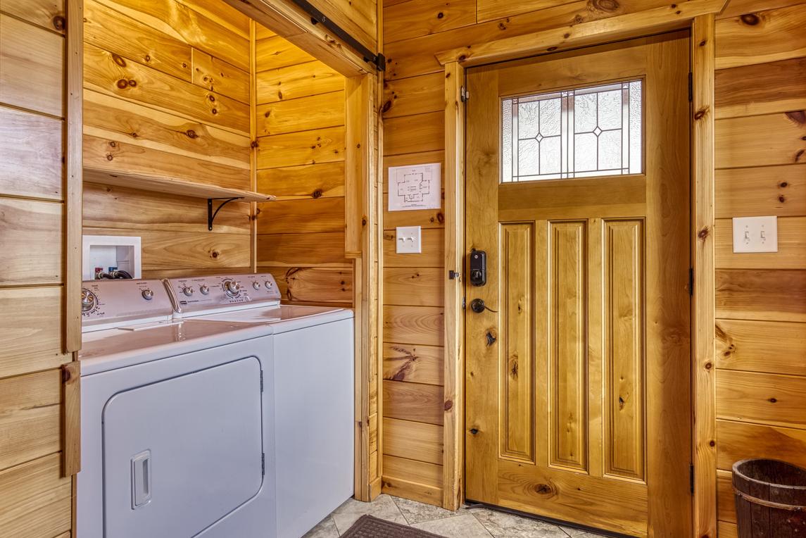 Beartastic Mountain View Lodge - New