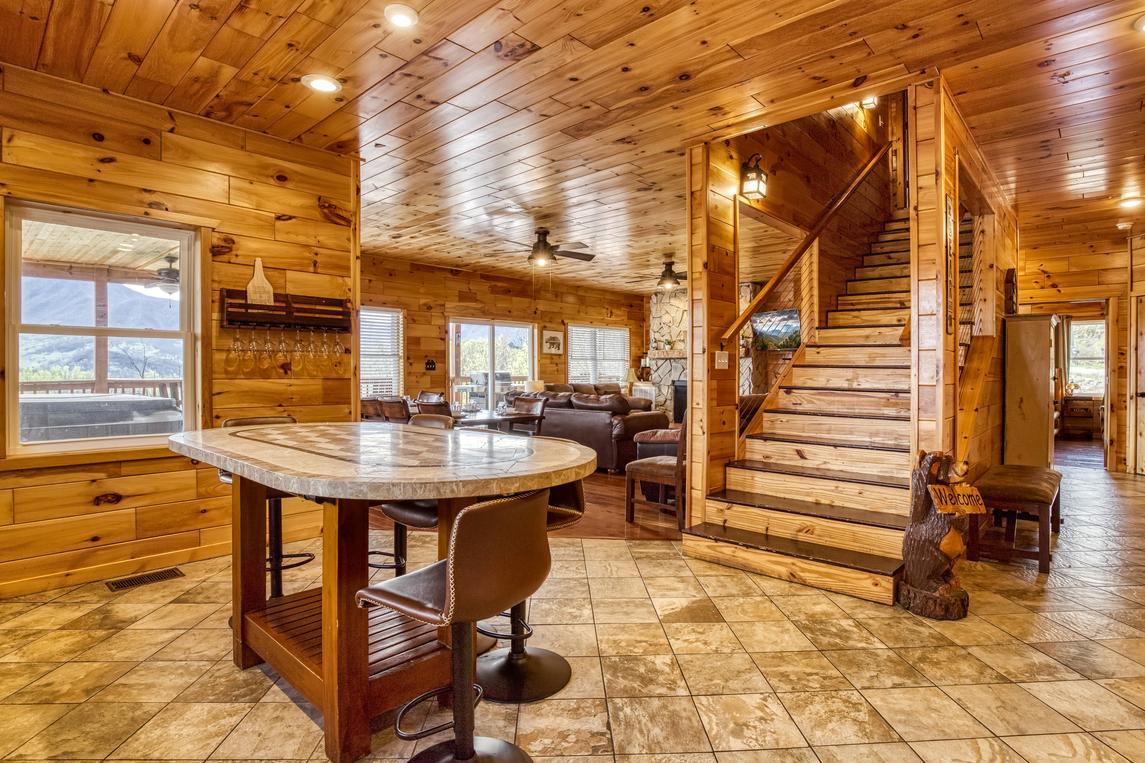 Beartastic Mountain View Lodge - New
