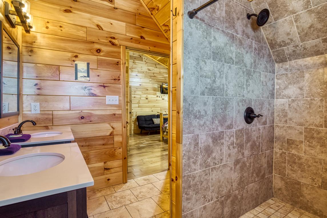 Beartastic Mountain View Lodge - New