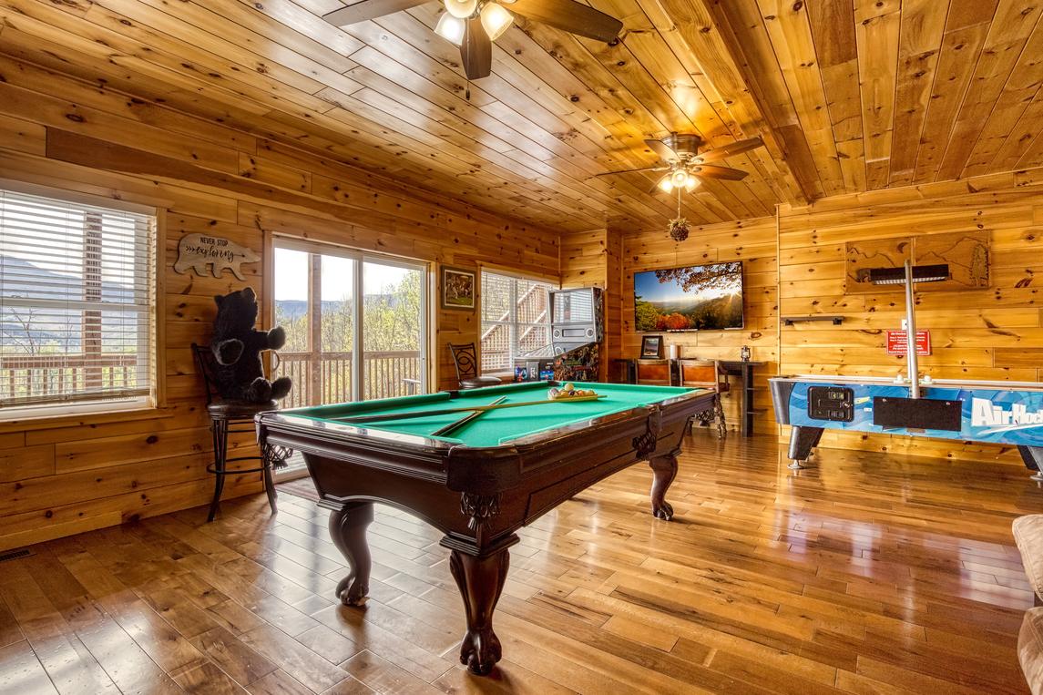 Beartastic Mountain View Lodge - New