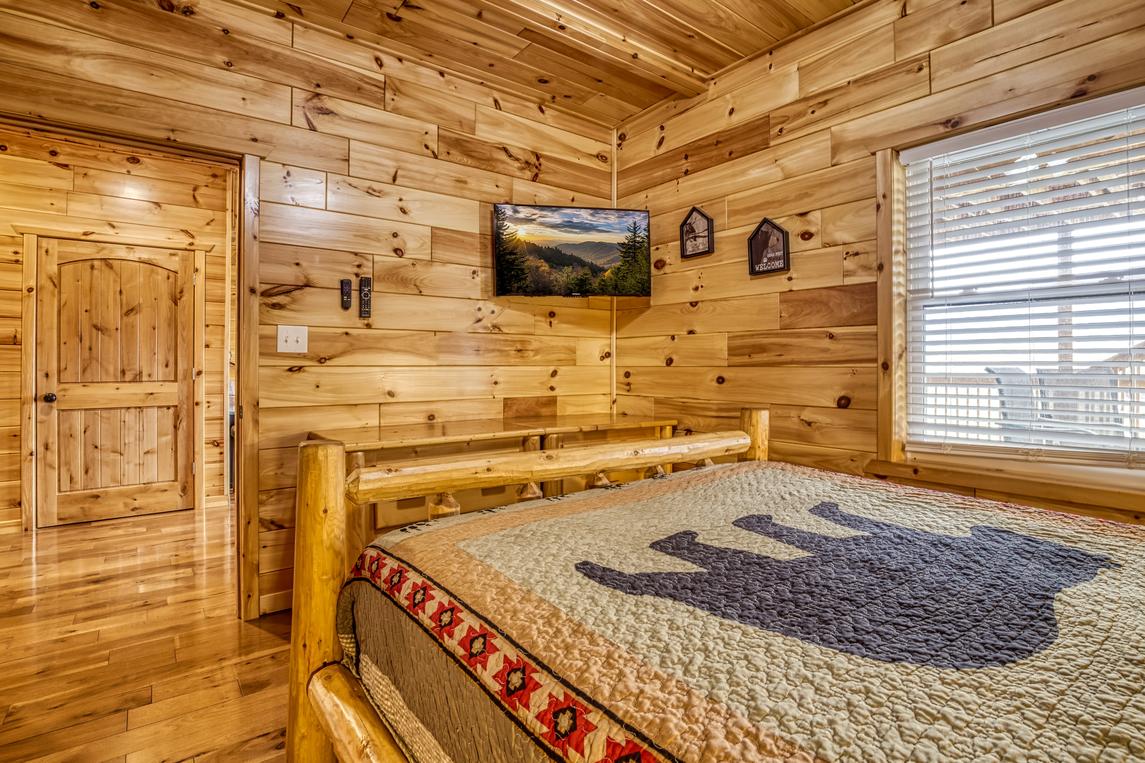 Beartastic Mountain View Lodge - New