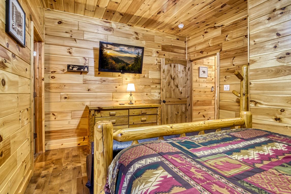Beartastic Mountain View Lodge - New