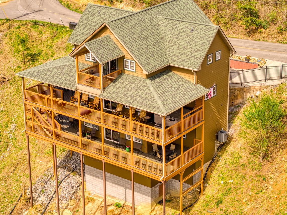 Beartastic Mountain View Lodge - New