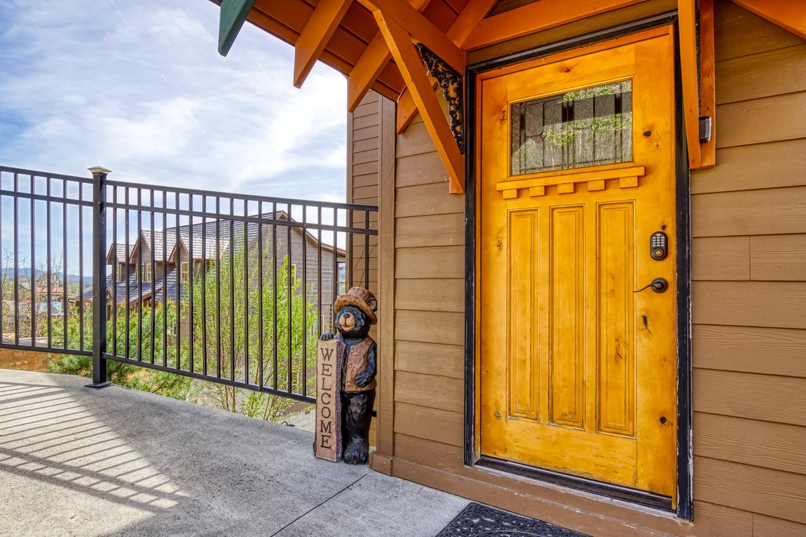 Beartastic Mountain View Lodge - New