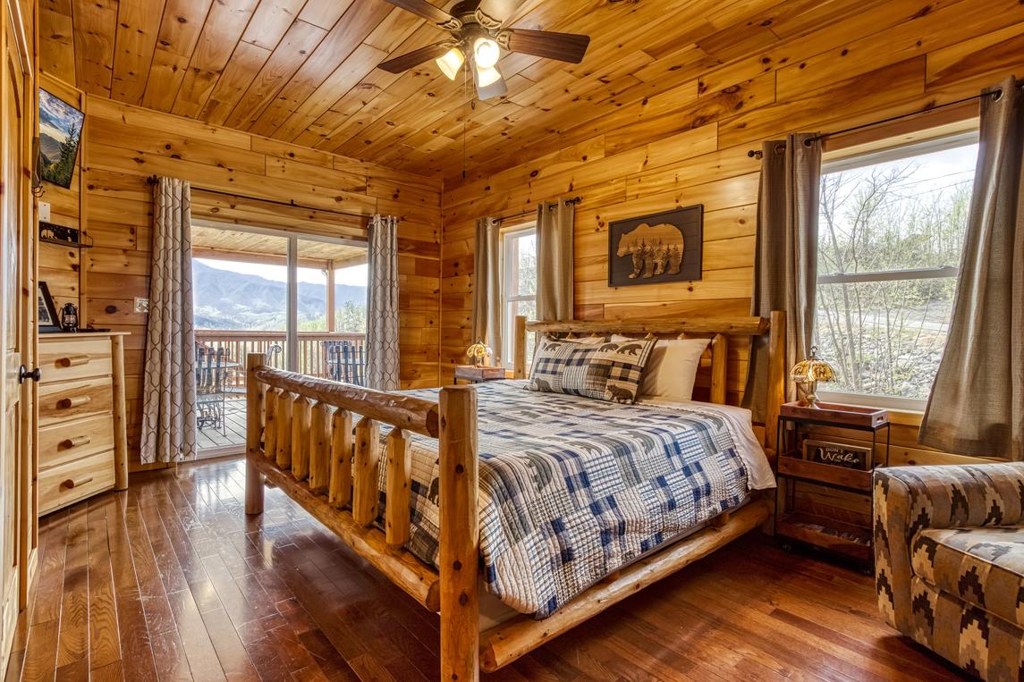 Beartastic Mountain View Lodge - New