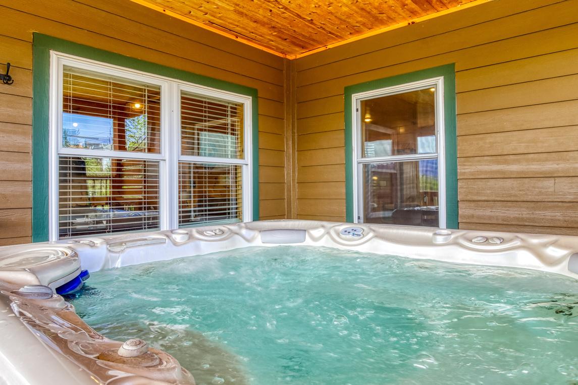 Beartastic Mountain View Lodge - New