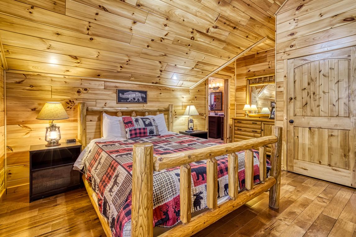 Beartastic Mountain View Lodge - New