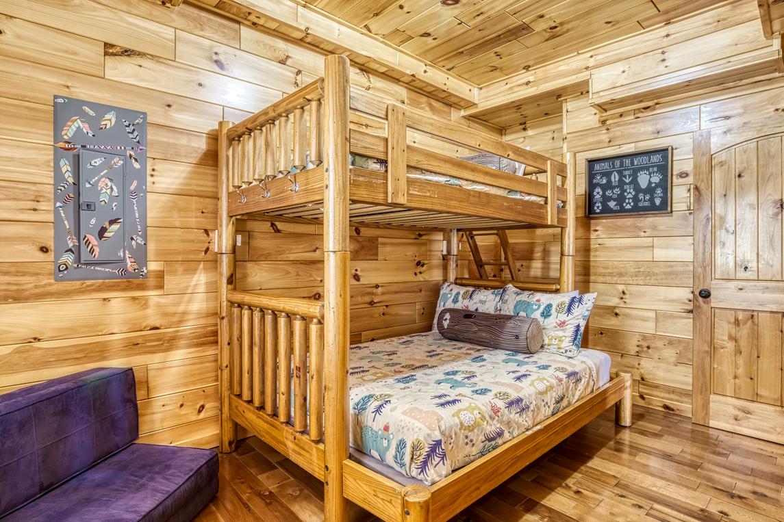 Beartastic Mountain View Lodge - New