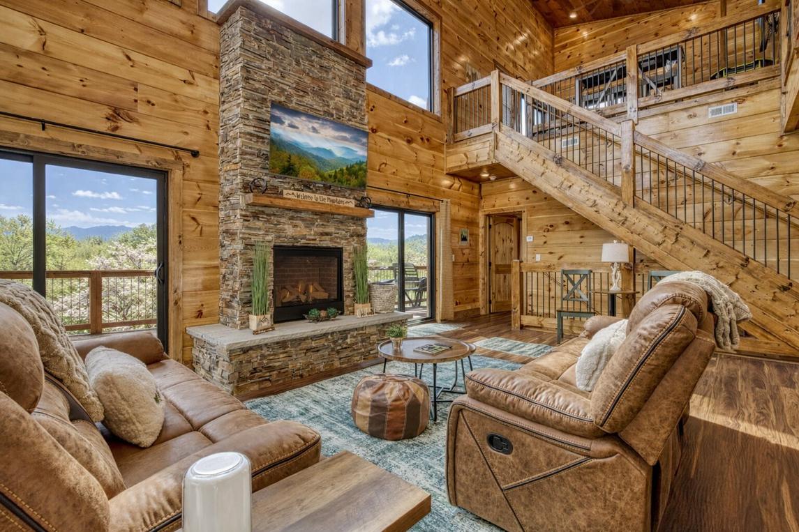 Longview Lodge - New Listing