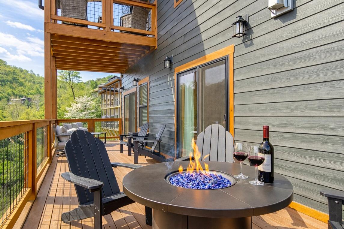 Longview Lodge - New Listing