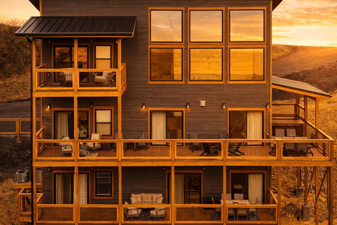 Longview Lodge - New Listing