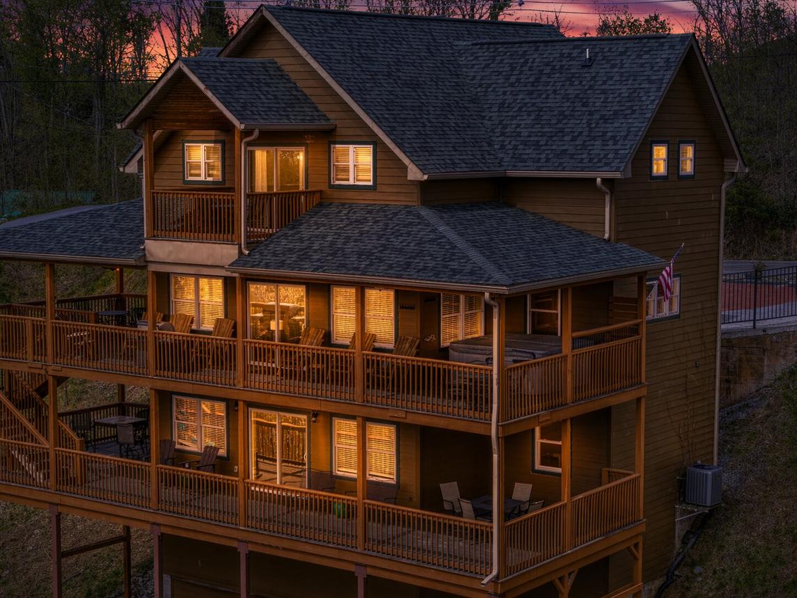 Beartastic Mountain View Lodge - New