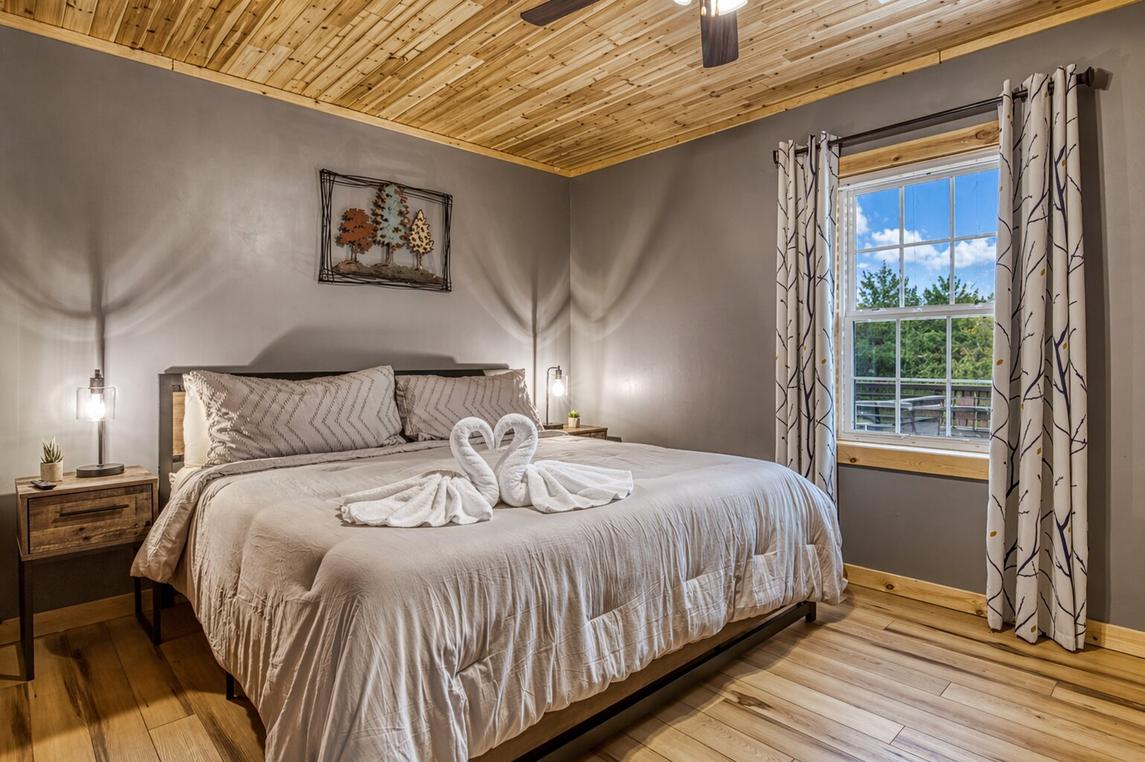 Peaceful Cabin - New Listing