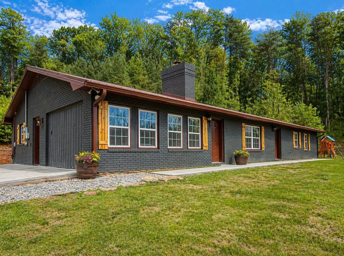 Peaceful Cabin - New Listing