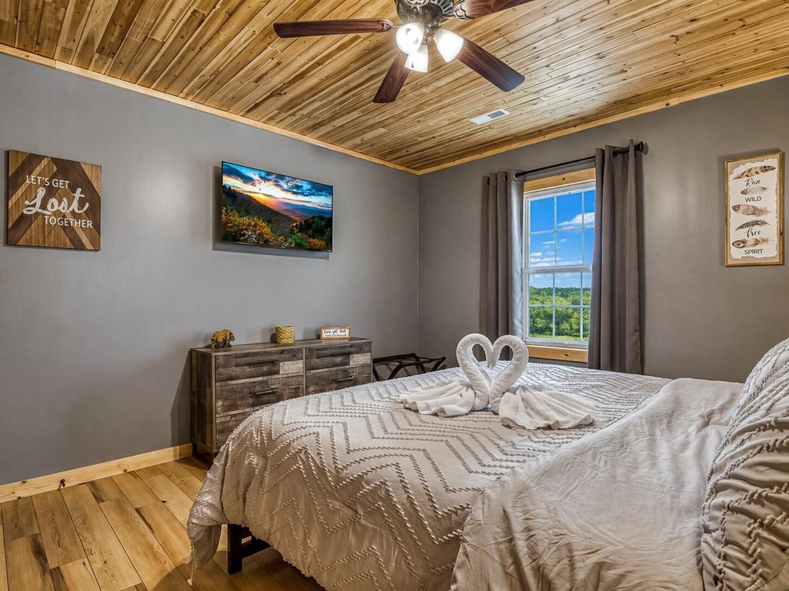 Peaceful Cabin - New Listing