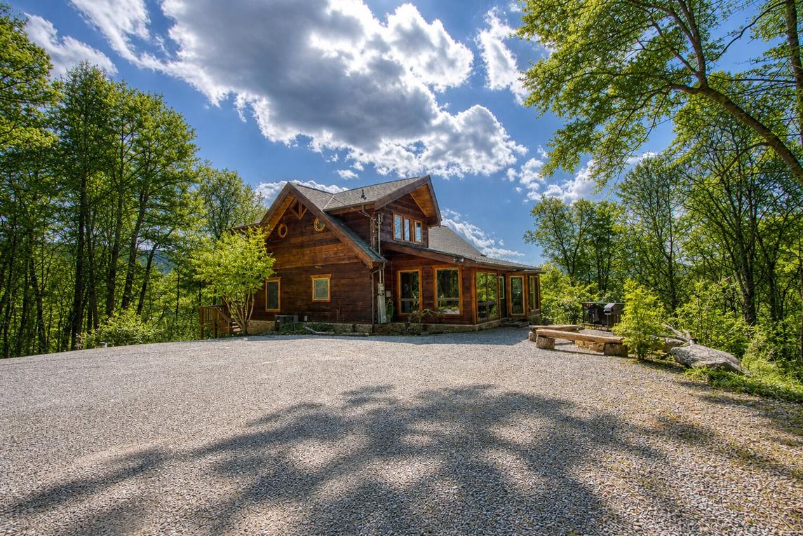 Livin' Lodge 