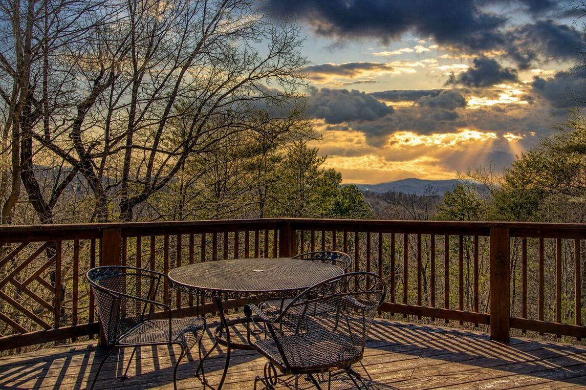 Livin' Lodge 