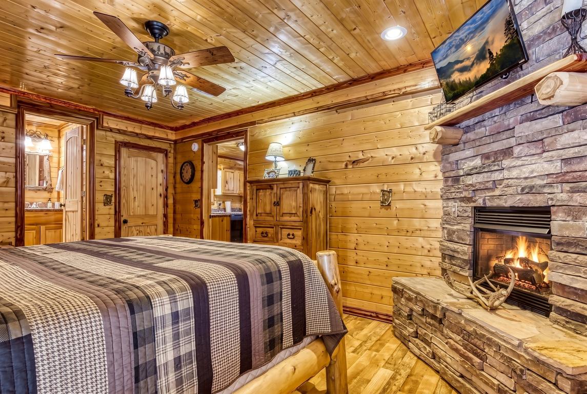 Smoky Sunset Retreat - New Listing
