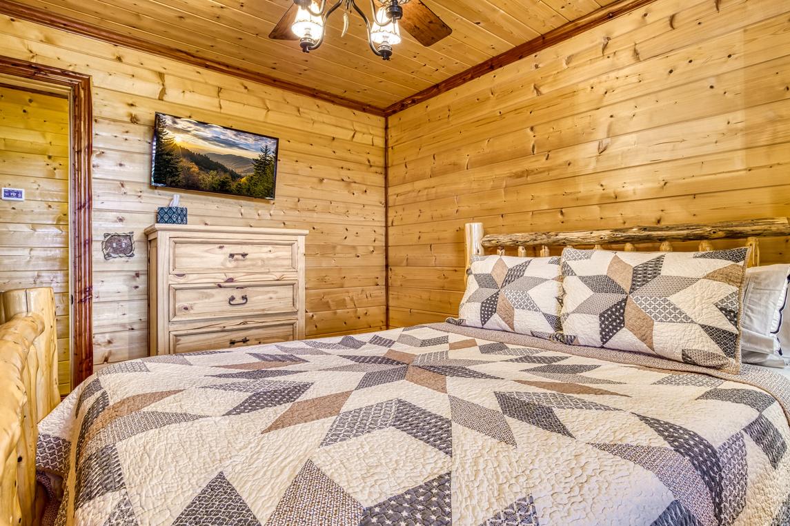 Smoky Sunset Retreat - New Listing