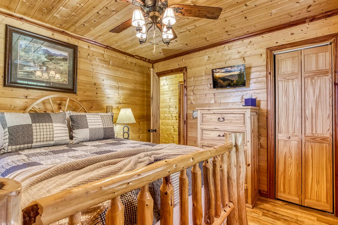 Smoky Sunset Retreat - New Listing