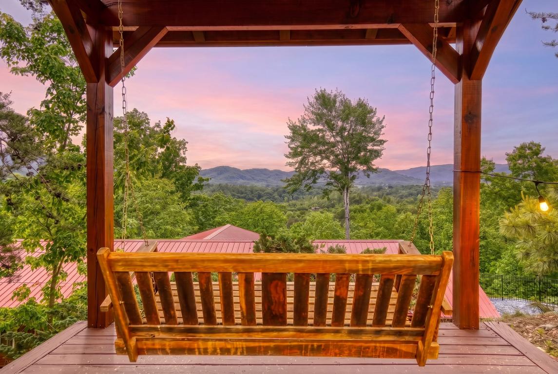 Smoky Sunset Retreat - New Listing