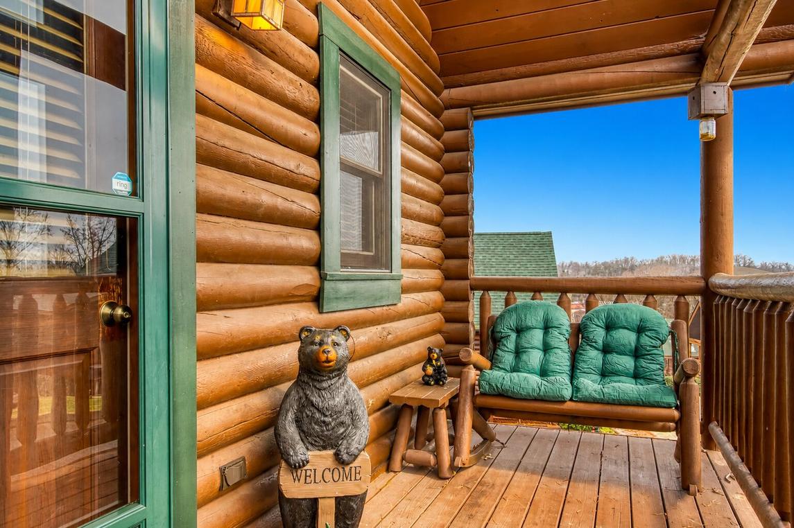 Majestic Bear Retreat 