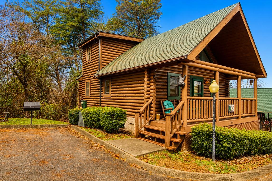 Majestic Bear Retreat 