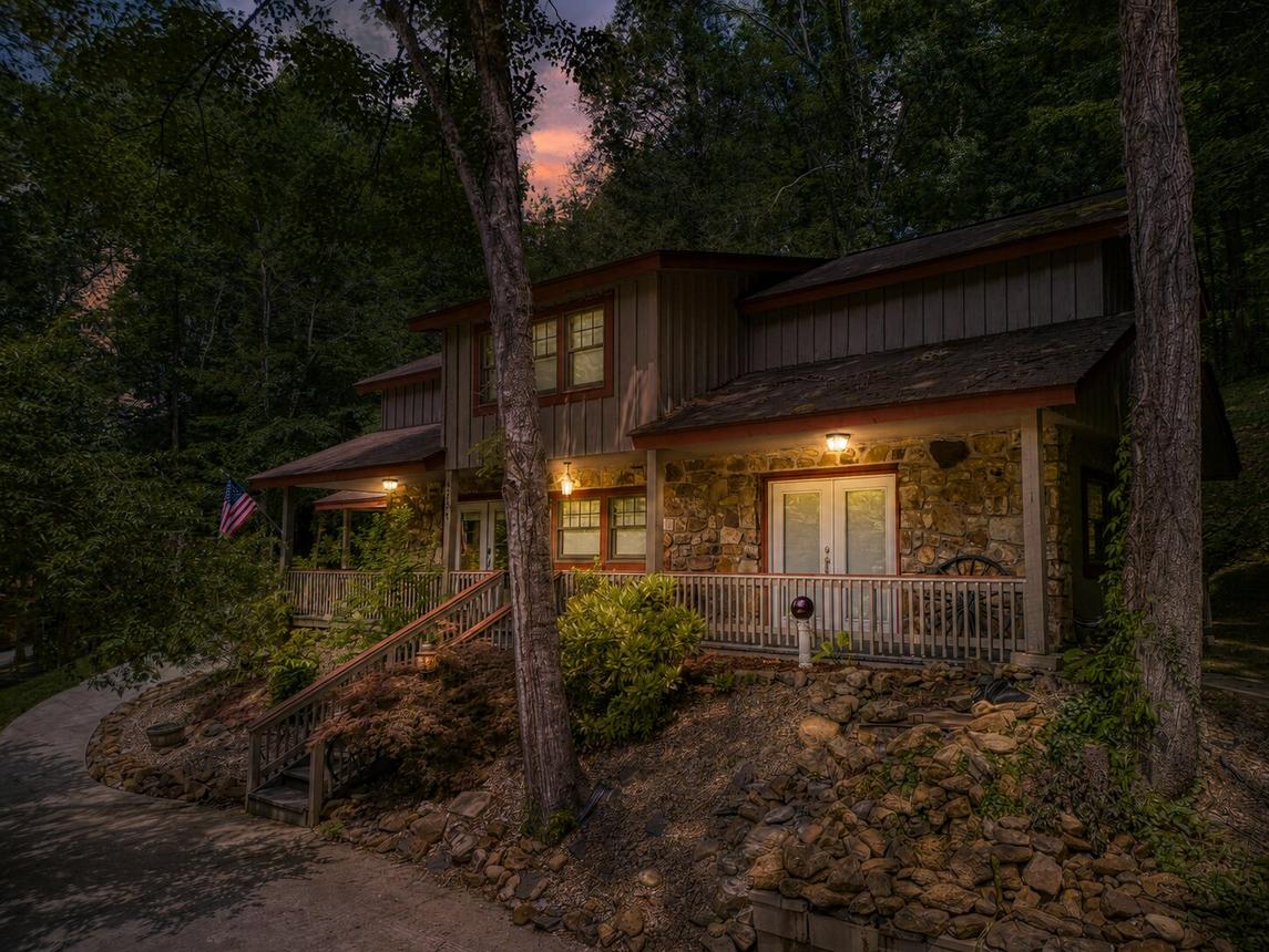 Rambling Bear on Cove Creek