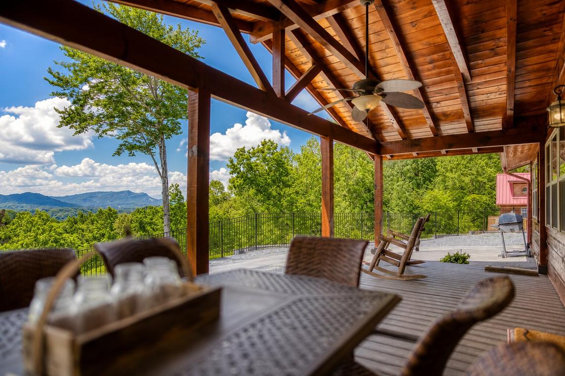 Smoky Sunset Retreat - New Listing