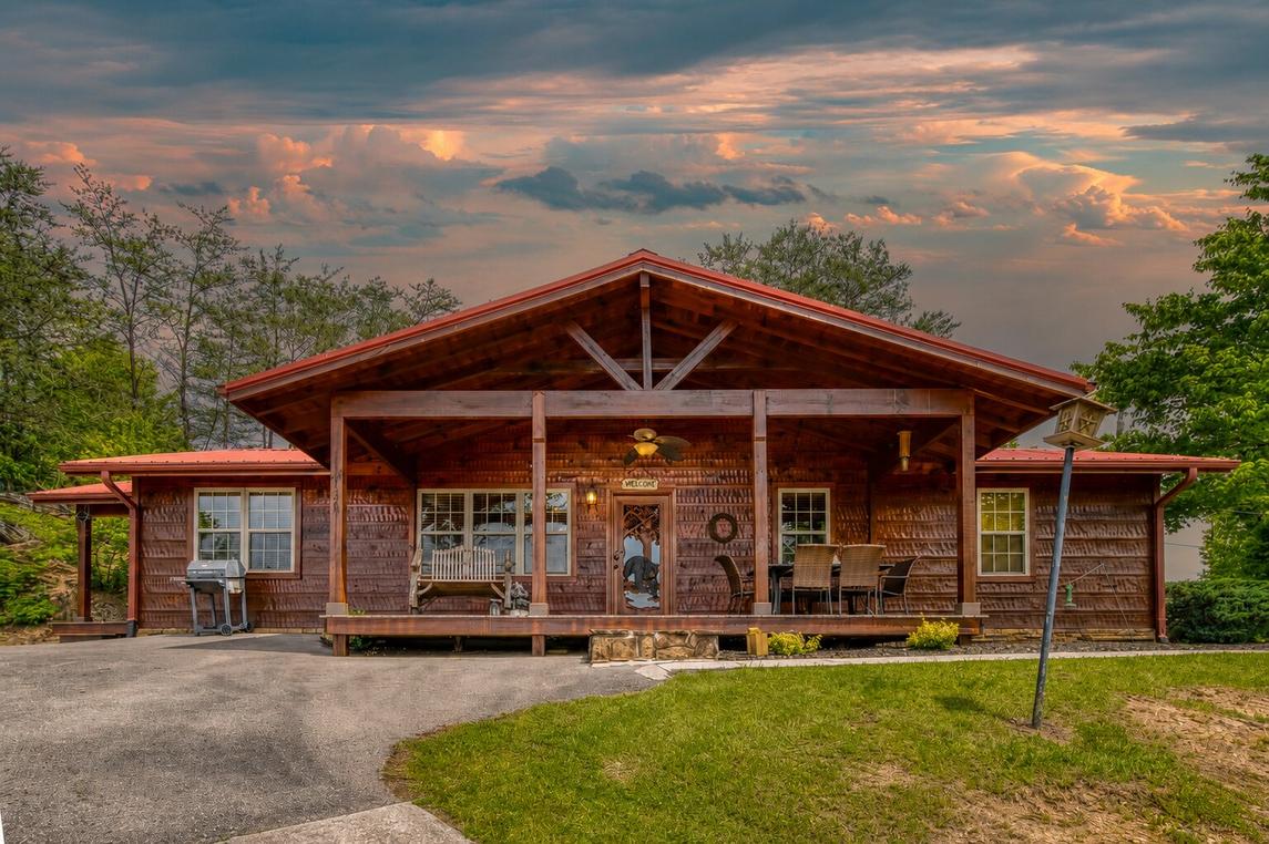 Smoky Sunset Retreat - New Listing