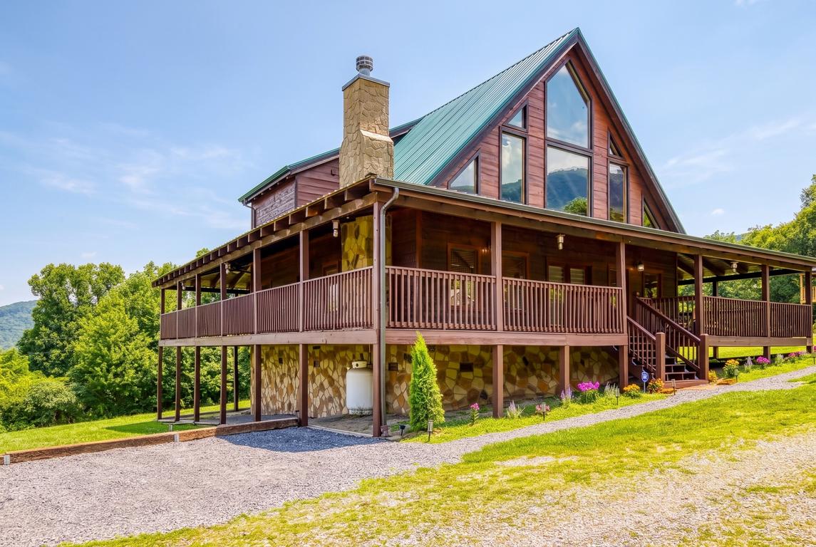 Lumberjack Lodge - New Listing