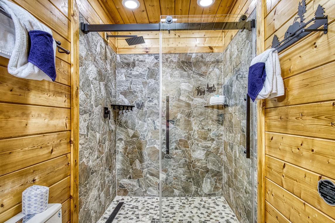 Lumberjack Lodge - New Listing