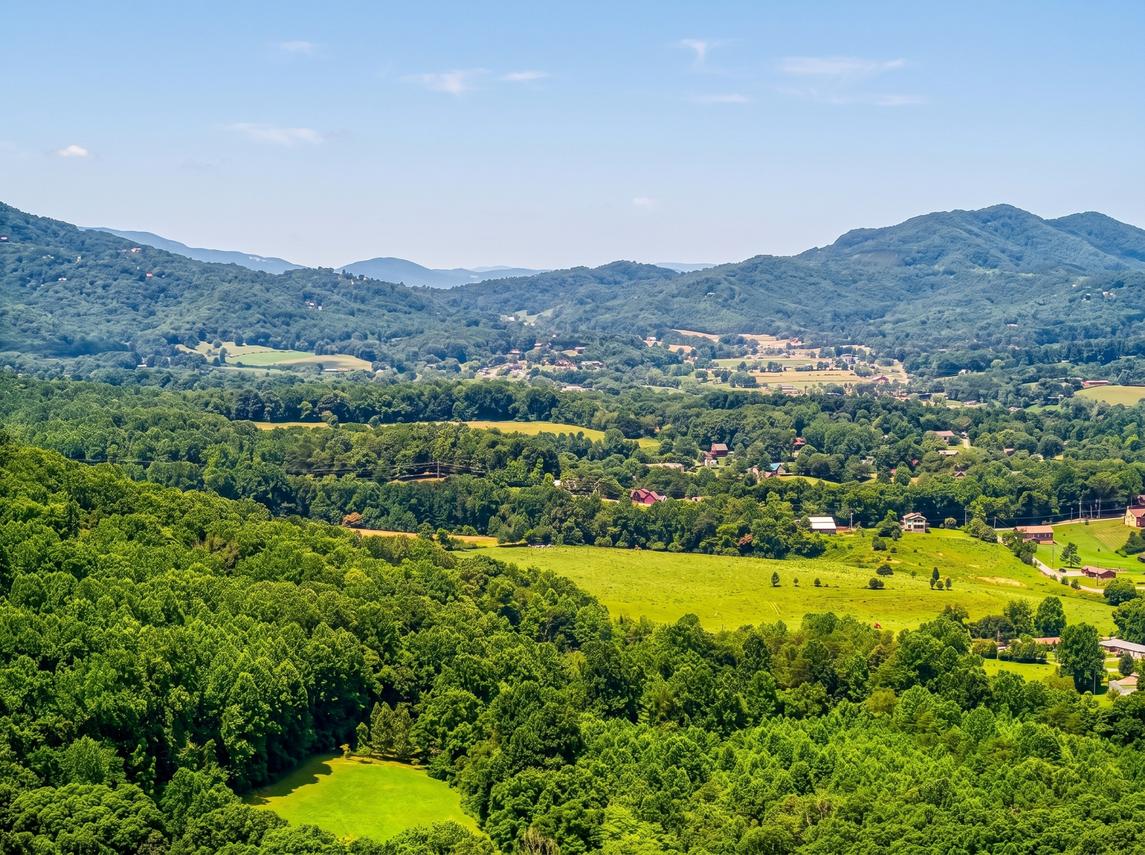 Lumberjack Lodge - New Listing