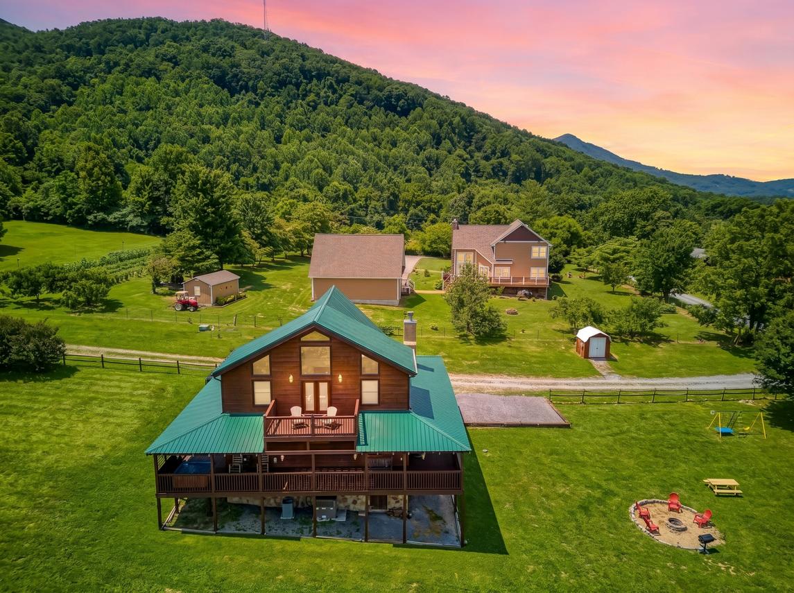 Lumberjack Lodge - New Listing