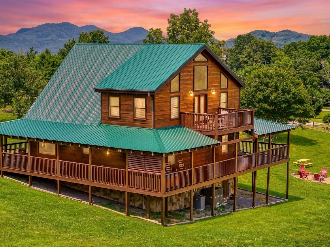 Lumberjack Lodge - New Listing