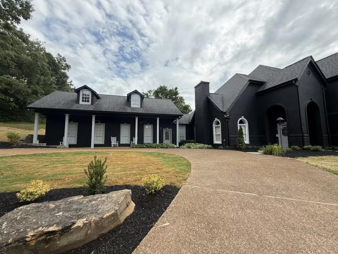 Bella Villa - New Listing 