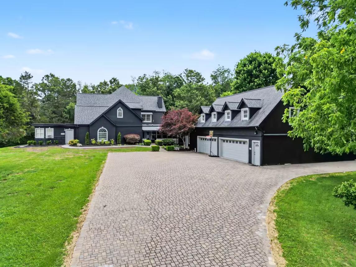 Bella Villa - New Listing 