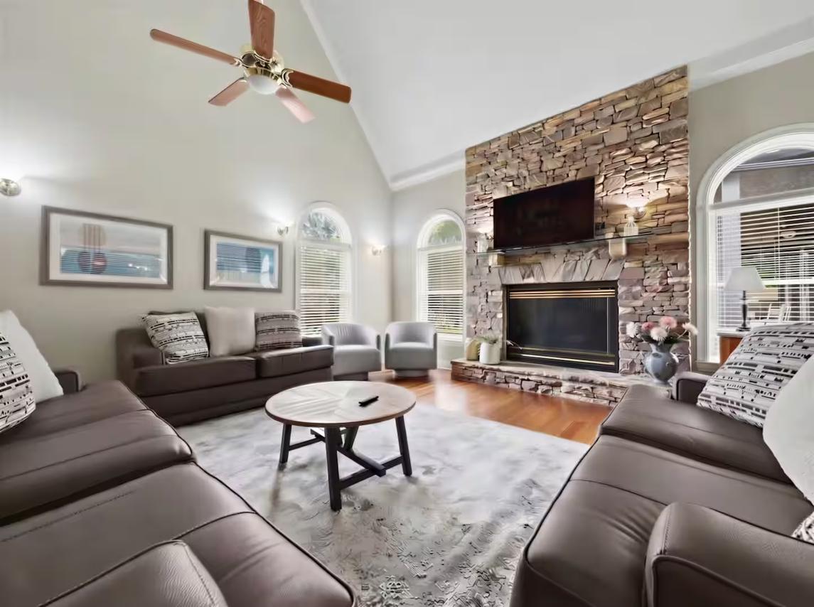 Bella Villa - New Listing 