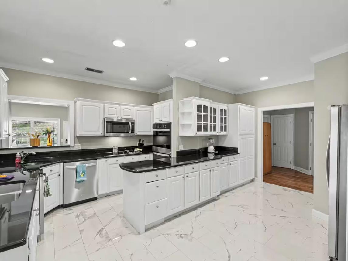 Bella Villa - New Listing 