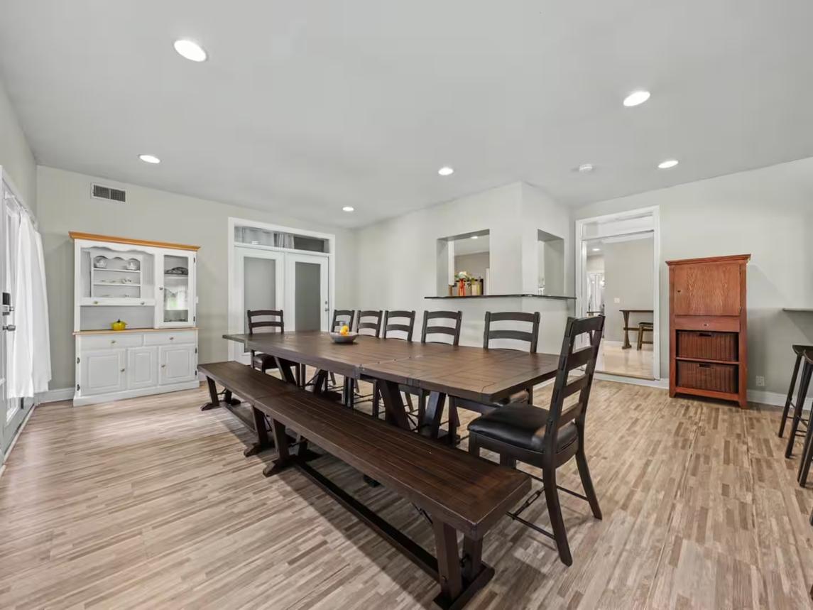 Bella Villa - New Listing 