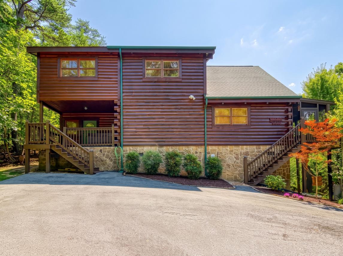 3 Peaks View - new Listing