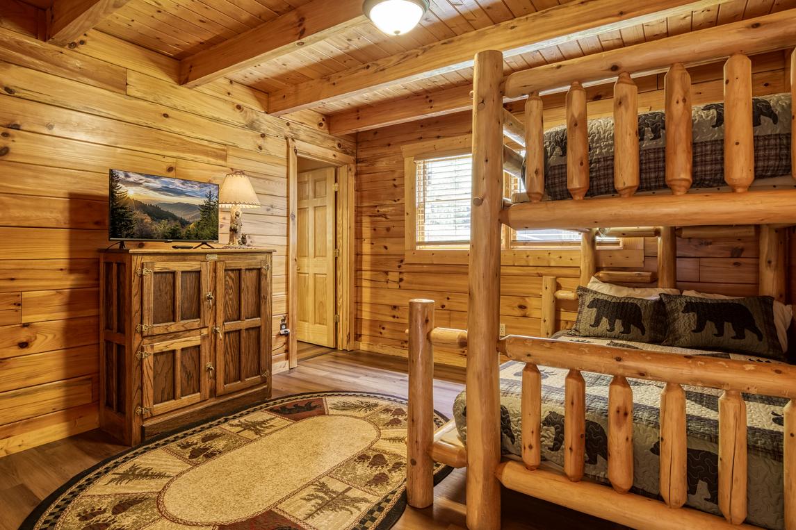 3 Peaks View - new Listing