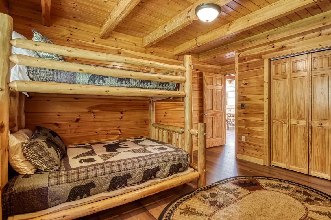 3 Peaks View - new Listing