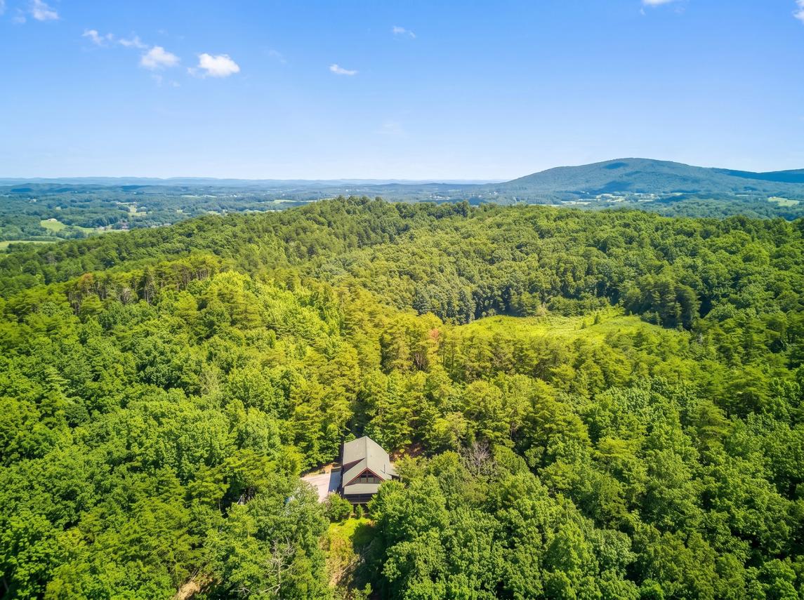 3 Peaks View - new Listing