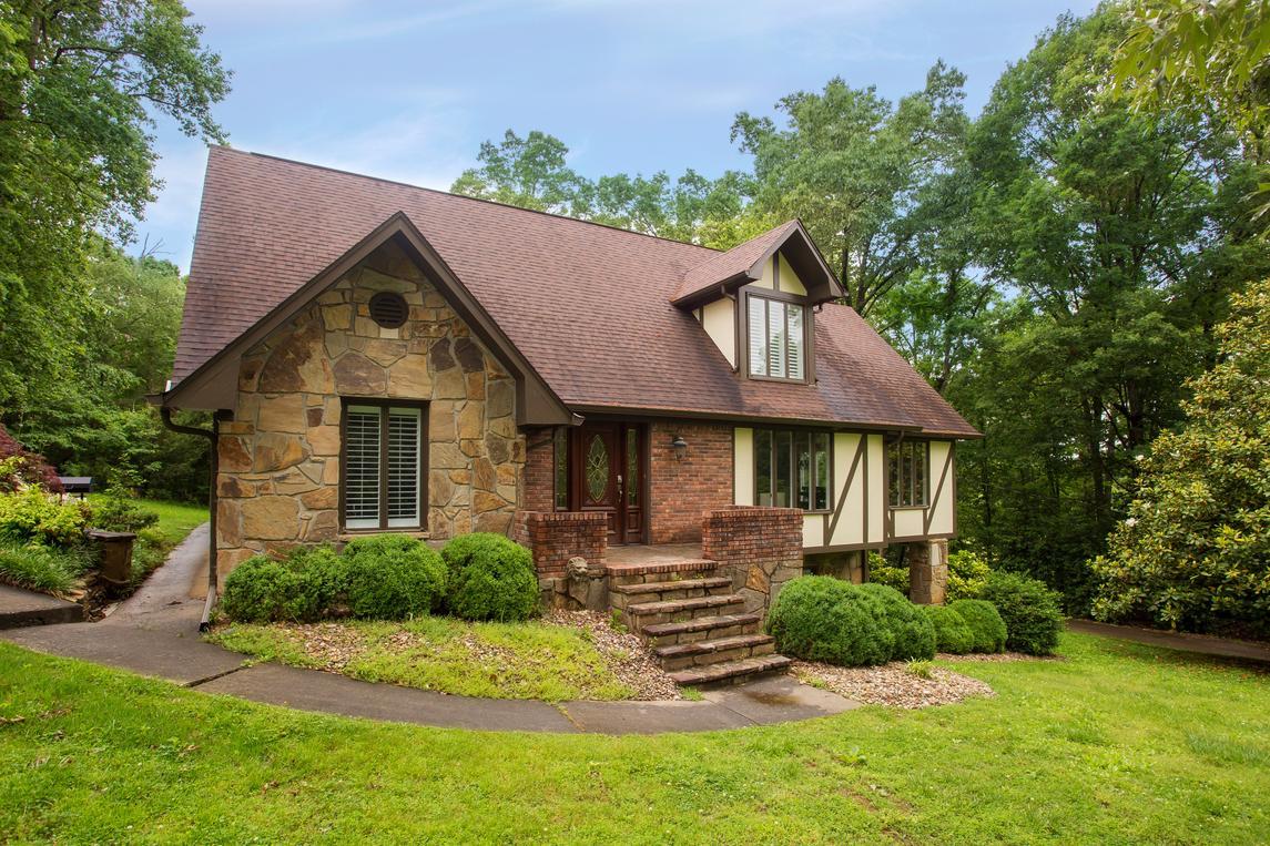 The Majestic - New Listing