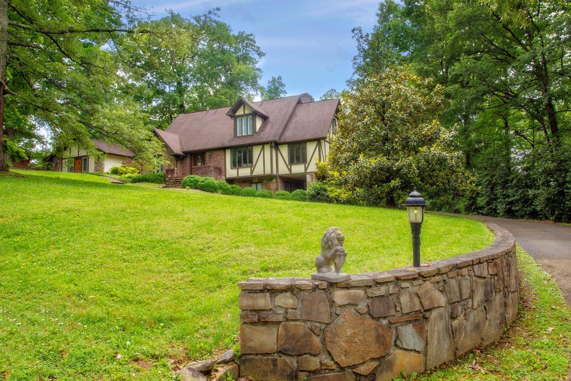 The Majestic - New Listing
