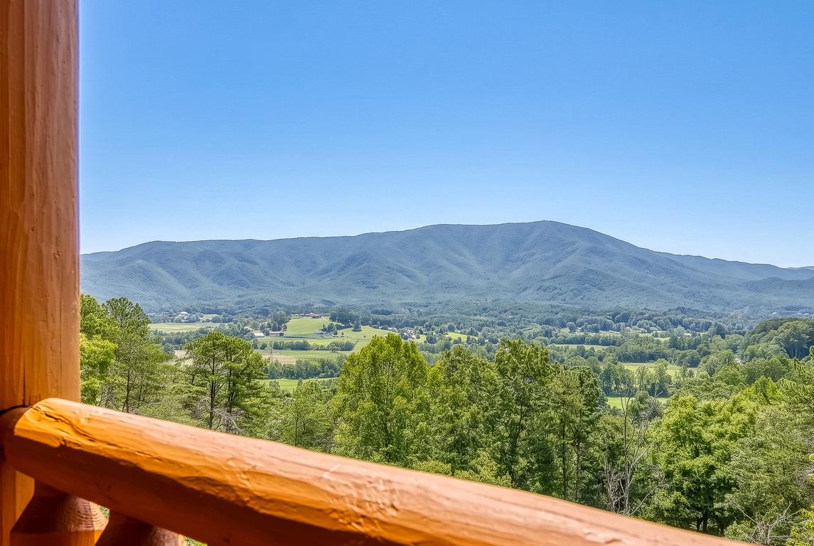 Alta Vista - New Listing